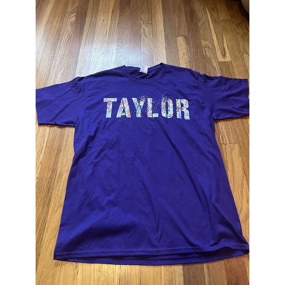 Taylor Swift Floral Purple Shirt Size Large Mens Short Sleeve Pop Country Star